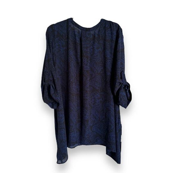 Torrid Womens Blouse Sz 2 2X Black Blue Sharkbite Butterfly Print Georgette - Picture 2 of 4